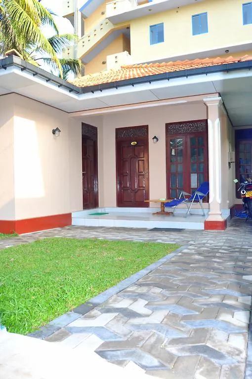 Tms Beach House Negombo 0*,